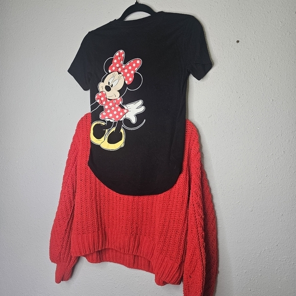 H&M Red Chunky Knit Crop Sweater PLUS Disney Mickey Minnie Tee‎ Shirt Size Small - Picture 5 of 14